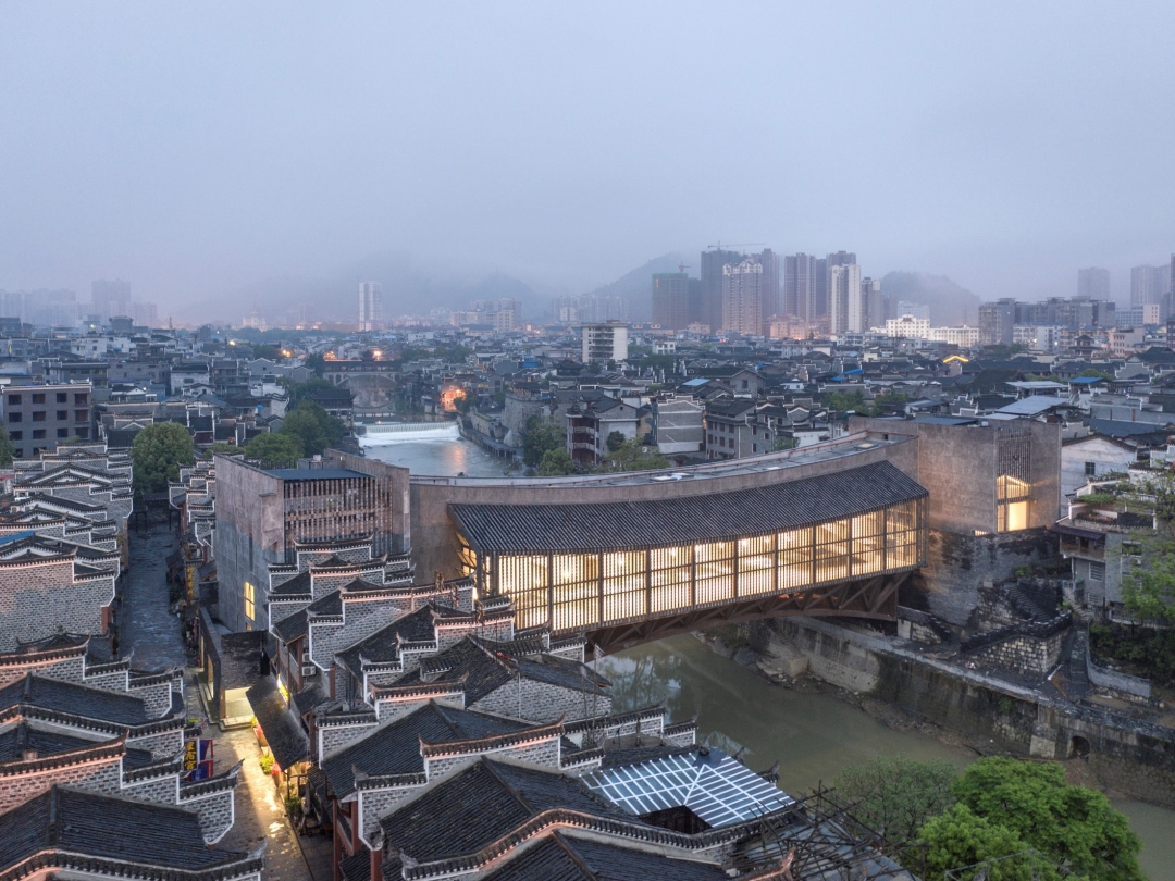 湖南吉首美術館2.jpg